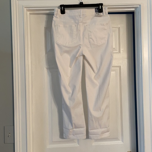 NWT Lee Capri Curvy Fit No Gap Waist Women’s White Jeans “Coastal Grandma” Sz 10 - Picture 2 of 8